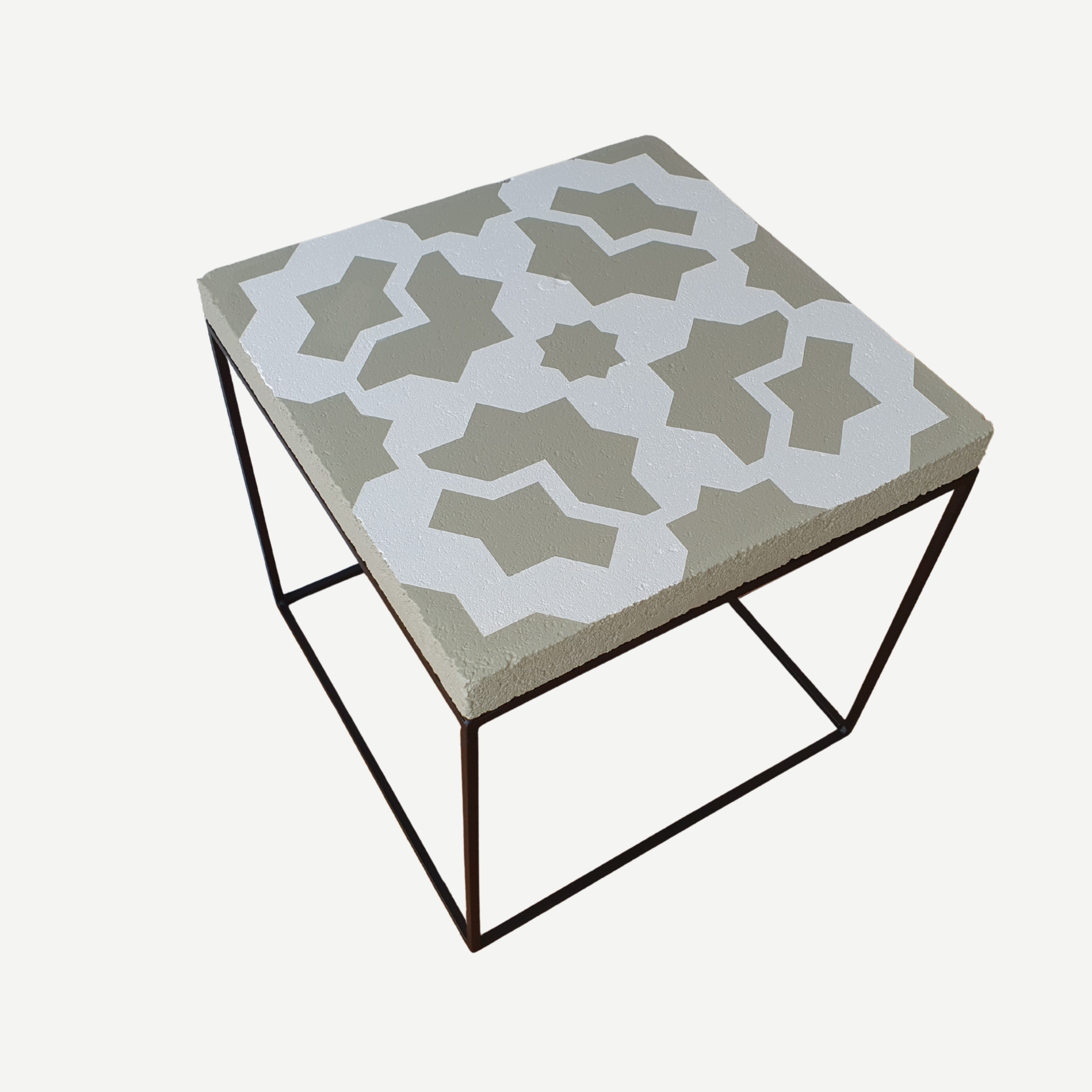 Kinnies - Small Table