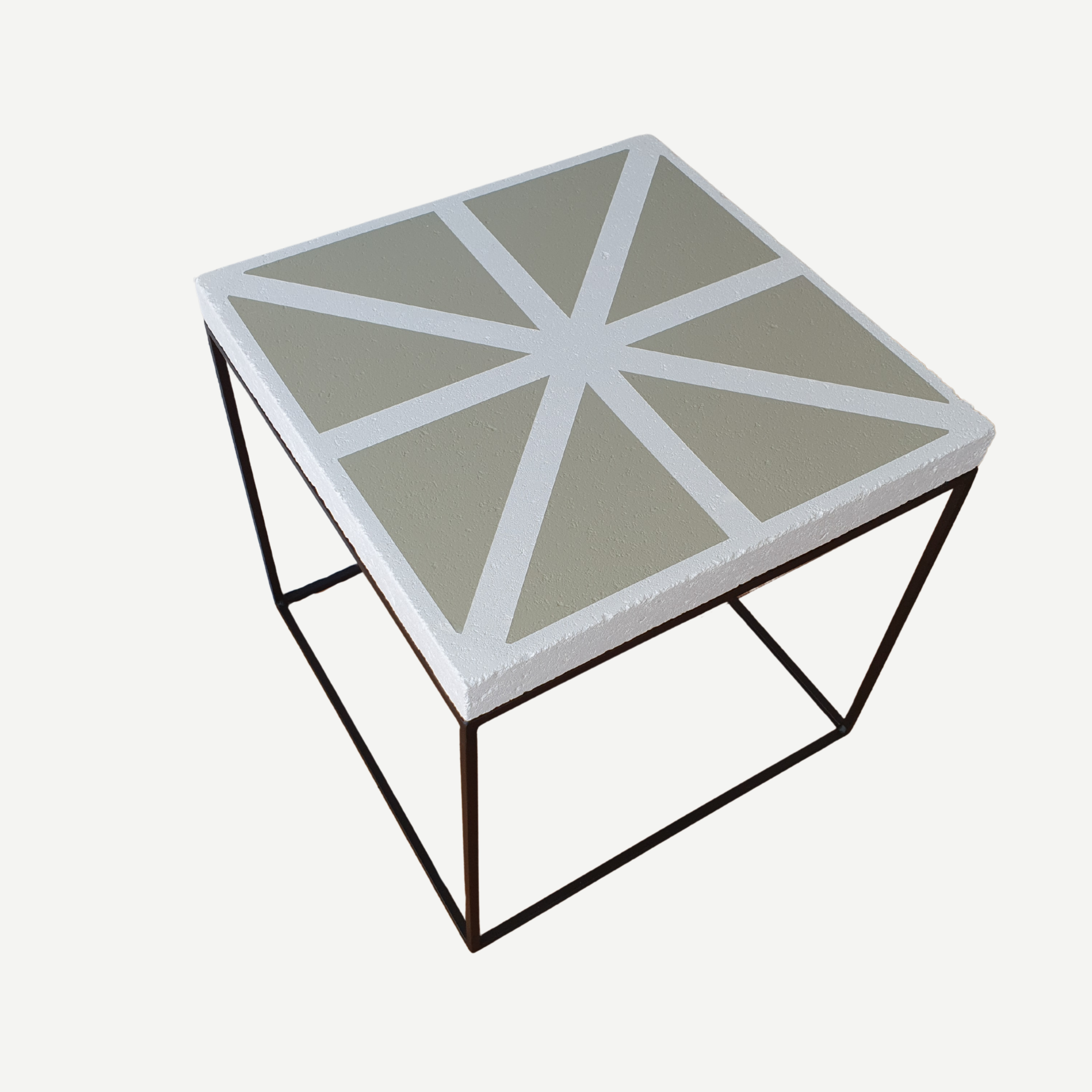 Kinnies - Small Table