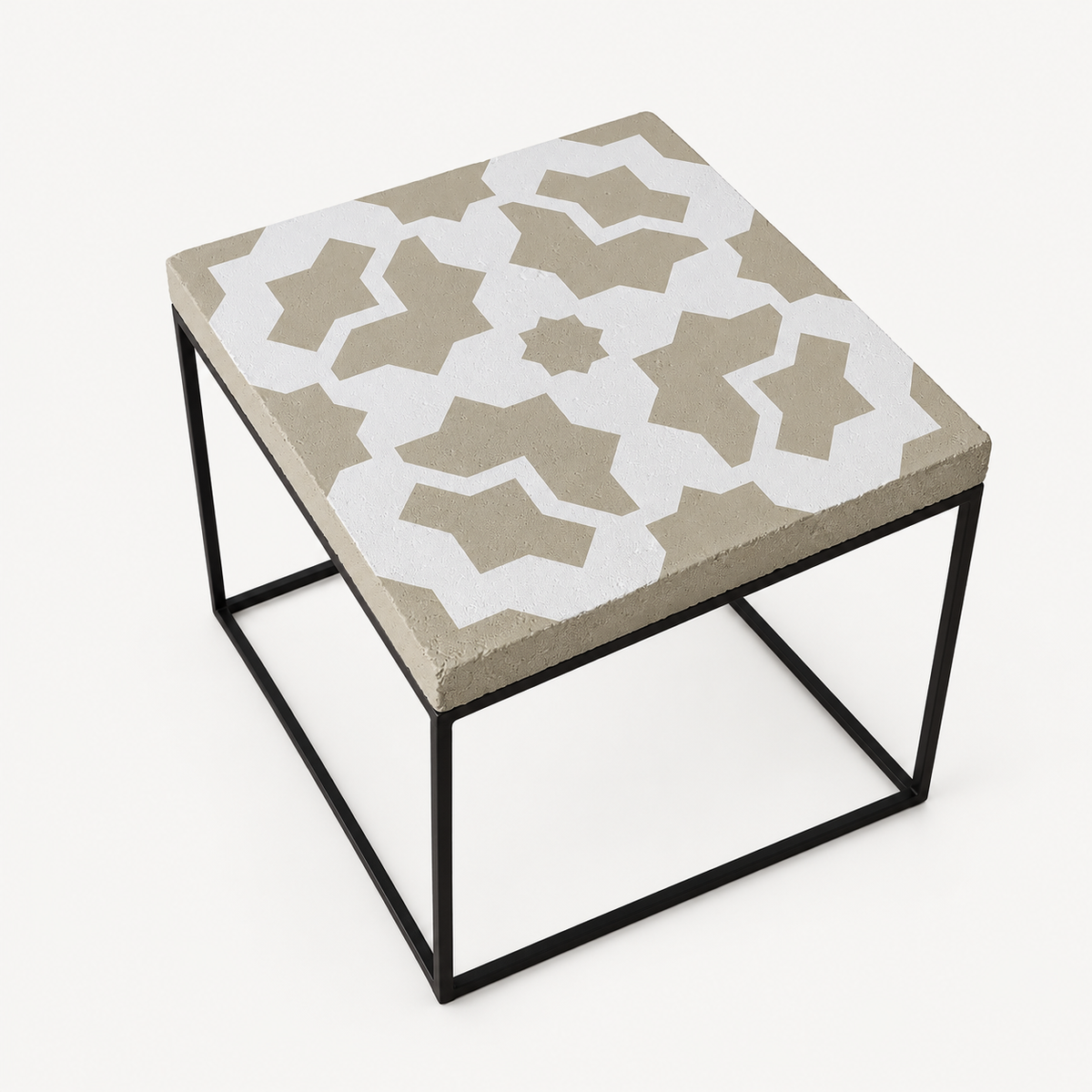 Kinnies — Bijzettafel | Mosaic Stars met zwart metalen onderstel